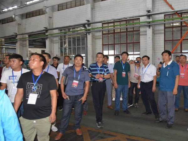 社会公众在南宫NG28集团科普基地生产车间旅行学习